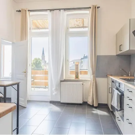 Apartment Stylische 100qm Fuer Max. 8 In