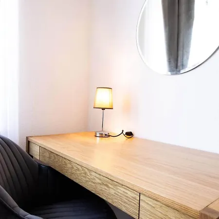 Stylische 100qm Fuer Max. 8 In Apartment Neuwied