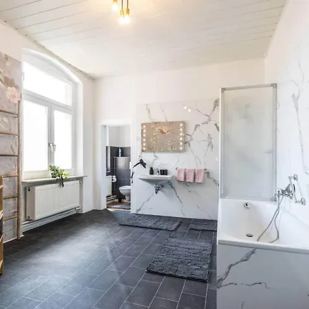 Stylische 100qm Fuer Max. 8 In Apartment