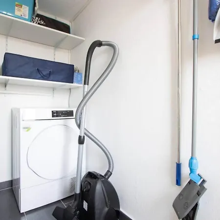 Stylische 100qm Fuer Max. 8 In Apartment *