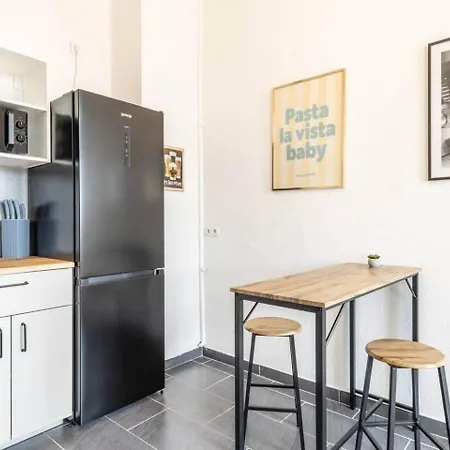 Apartment Stylische 100qm Fuer Max. 8 In