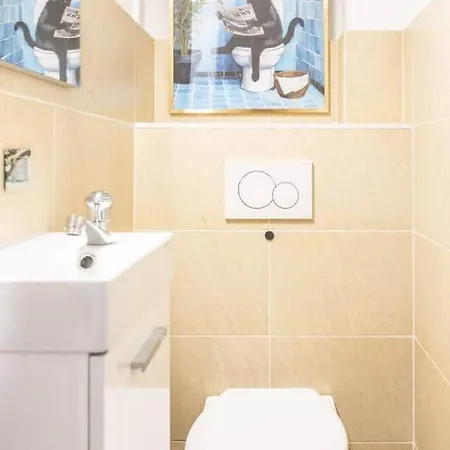 Stylische 100qm Fuer Max. 8 In